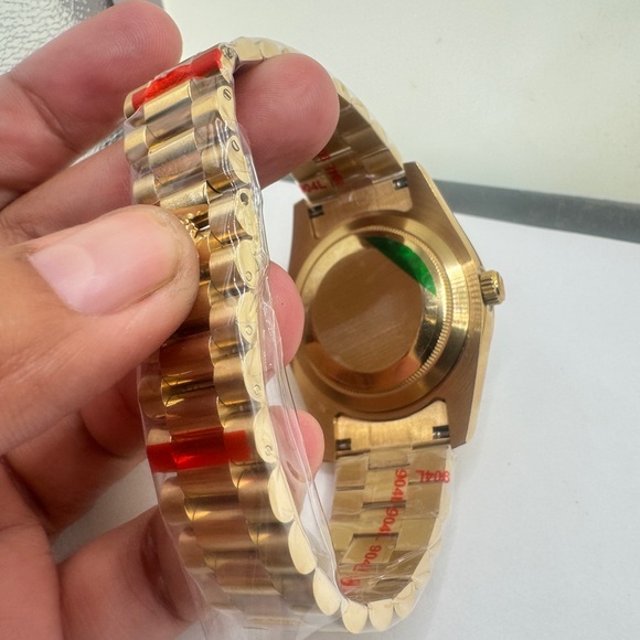 Watch - Picture 5 of 15